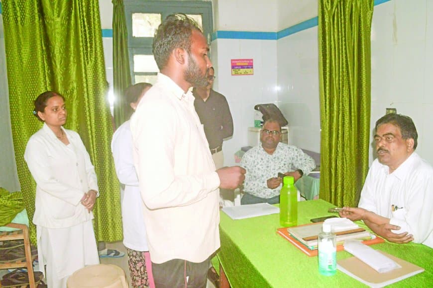 जननी एक्सप्रेस चालकों पर प्रसूता के परिजनों से पैसे मांगने का गंभीर आरोप