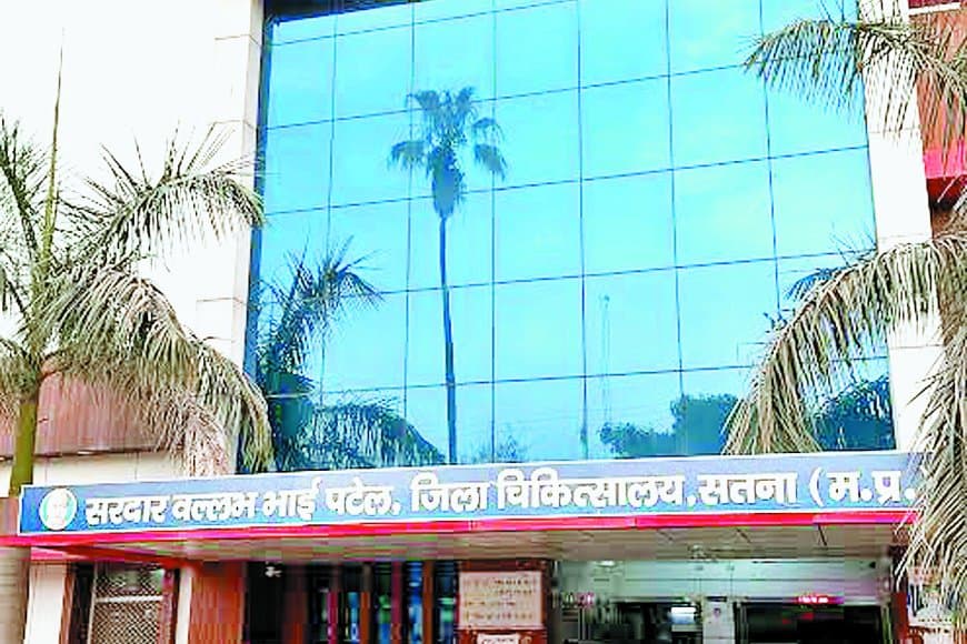 सालभर सिर्फ 70 हाजिरी, फिर कैसे हुए 3 हजार मरीजों के इलाज और टेस्ट