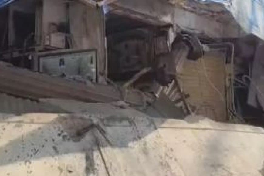 भोपाल न्यूज: जवाहर चौक में नगर निगम की 5 दुकानों के छज्जे गिरे, मेट्रो काम से जर्जर हुई इमारत?