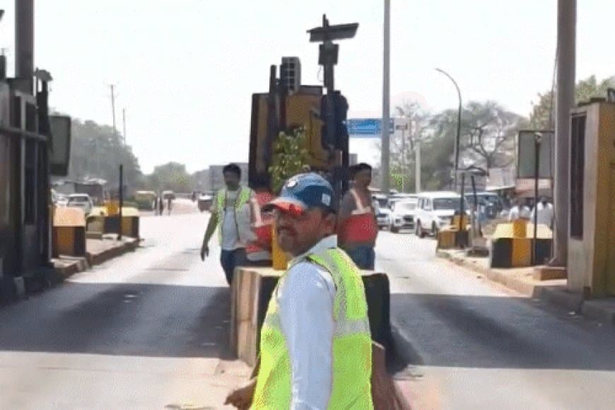 मध्यप्रदेश: भिंड के मालनपुर में ऑनलाइन टोल काटने पर बवाल... तोड़-फोड़