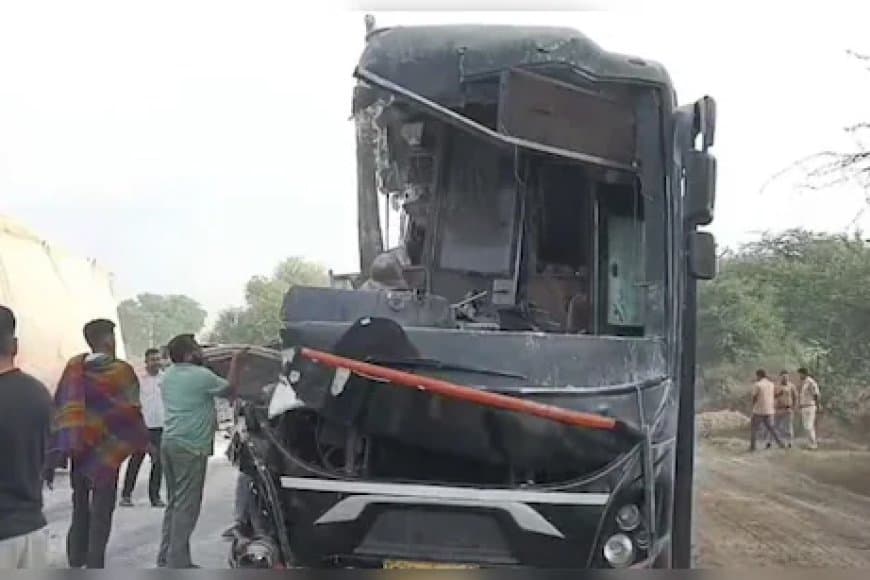 राजस्थान: स्लीपर बस और ट्रेलर की टक्कर, पांच लोगों की मौत