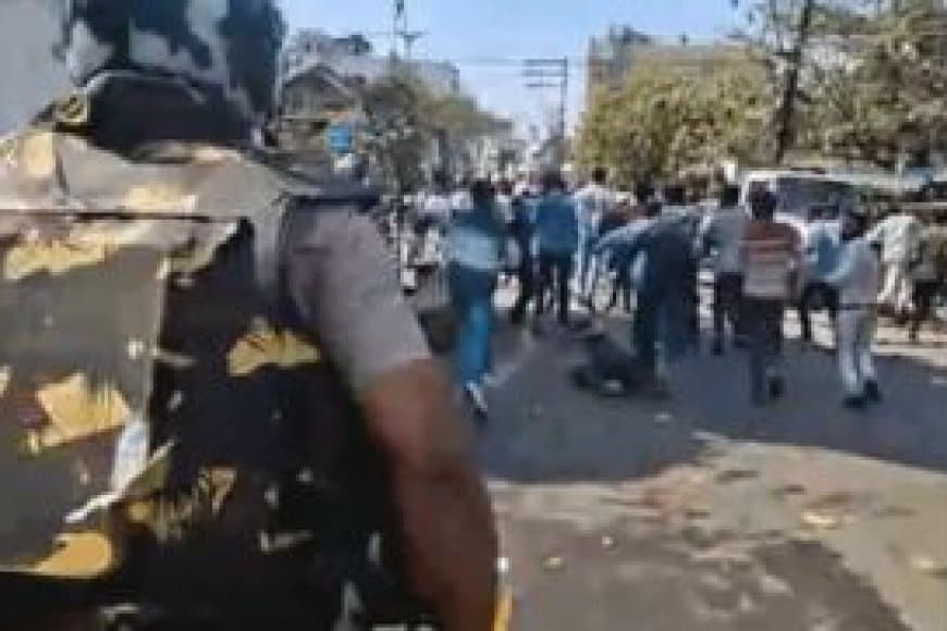 जबलपुर NSUI प्रदर्शन: कलेक्ट्रेट घेराव के दौरान पुलिस से झड़प, अवैध स्कूलों और छात्रसंघ चुनाव की मांग |