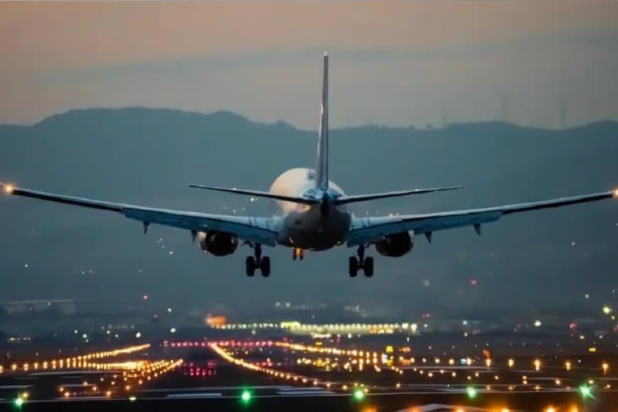 सरकार सख्त: अब प्लेन में पसंदीदा सीट के नाम पर नहीं देना होगा मनमाना पैसा 