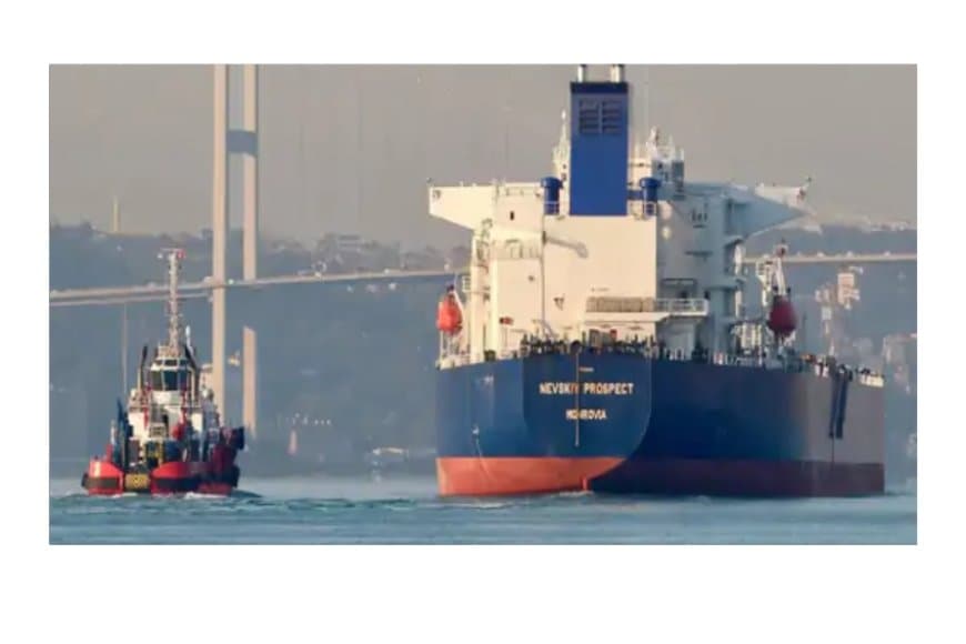 रूस-भारत तेल व्यापार: चीन जा रहे रूसी तेल टैंकरों ने बदला रास्ता, अब भारत में होगी सप्लाई