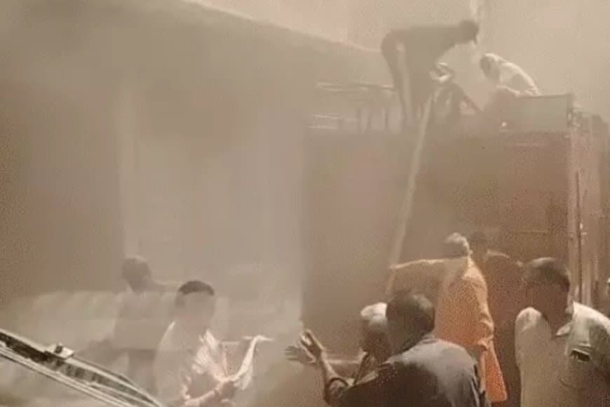 ग्वालियर राजश्री अपार्टमेंट आग: केमिकल गोदाम में भीषण आग, SDRF ने 20 परिवारों को बचाया