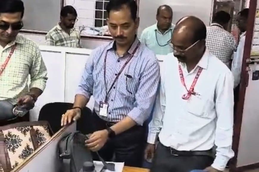 जबलपुर हेड पोस्ट ऑफिस और पासपोर्ट कार्यालय को बम से उड़ाने की धमकी, जांच में निकला फर्जी मेल