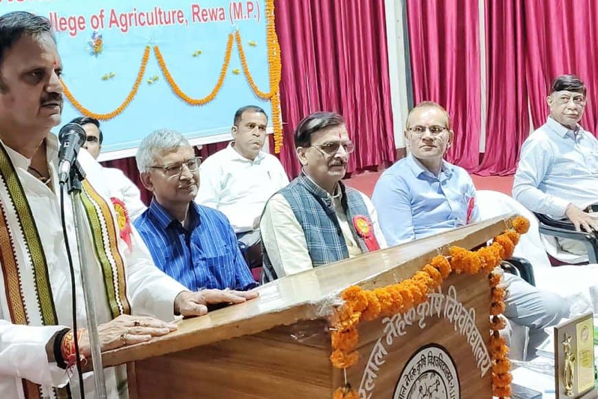 खाद और कीटनाशकों के उपयोग से धरती माता बीमार हो गई है: उप मुख्यमंत्री