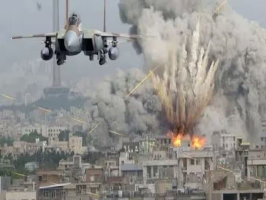 पाकिस्तान ने काबुल से कंधार तक बरसाए बम... चार की मौत