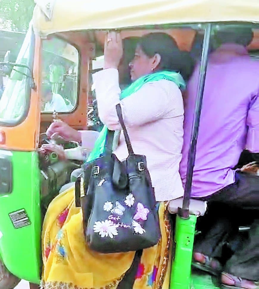 जिला अस्पताल में आशा कार्यकर्ताओं की दलाली जारी, मरीजों को निजी अस्पताल भेजा