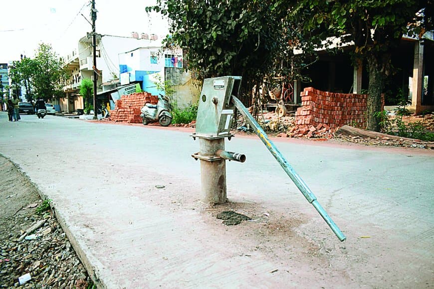 मरम्मत योग्य 388 हैंडपंप बंद, जल संकट में सिस्टम की लापरवाही उजागर