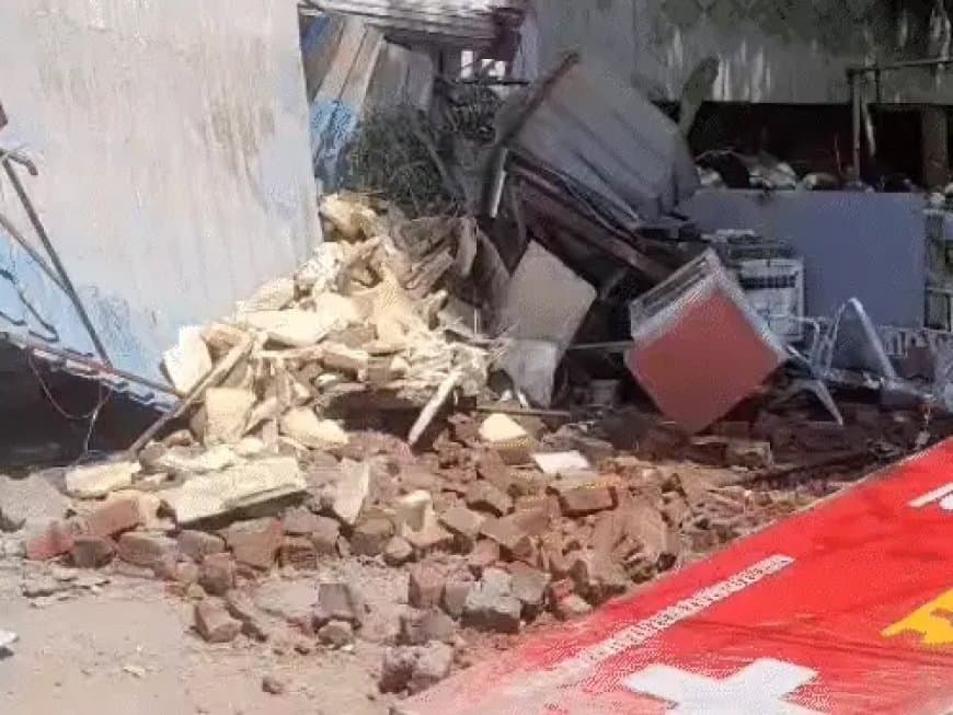 भोपाल: एम्स के सामने निर्माणाधीन बिल्डिंग का गिरा छज्जा, आठ लहूलुहान