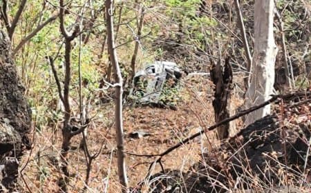 मध्यप्रदेश: बड़वानी में हादसा... खाई में गिरी कार... दो लोगों की मौत