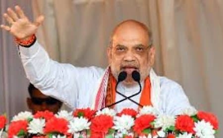  शाह का प्रहार: 'असम को घुसपैठियों के हवाले करने वाली कांग्रेस को जनता देगी जवाब'