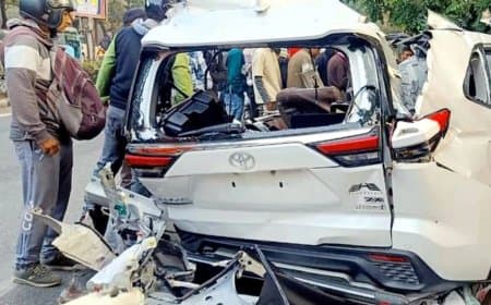 दिल्ली: गूगल मैप ने दिया धोखा...हाईवे पर बैरियर से टकराई कार... दो की मौत