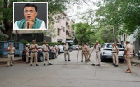 असम पुलिस की रडार पर कांग्रेस नेता पवन खेड़ा, हैदराबाद आवास की घेराबंदी