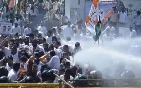 जबलपुर में यूथ कांग्रेस का कलेक्ट्रेट घेराव: ट्रेड डील के विरोध में वॉटर कैनन का उपयोग, 100 कार्यकर्ता गिरफ्तार