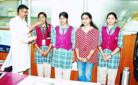 रीवा मऊगंज में बेटियां छाईं, 64 में से 38 टॉपर्स छात्राएं रहीं