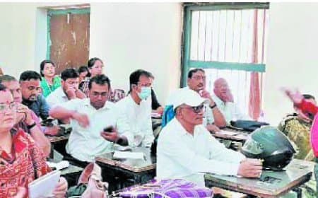 साहब... मेरी पत्नी को कैंसर है, मेरा नाम जनगणना से कटवा दीजिए