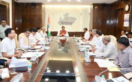 मध्यप्रदेश: ऑफिस से बाहर निकलें  कमिश्नर -कलेक्टर, करें निरीक्षण और गांवों में रात्रि विश्राम