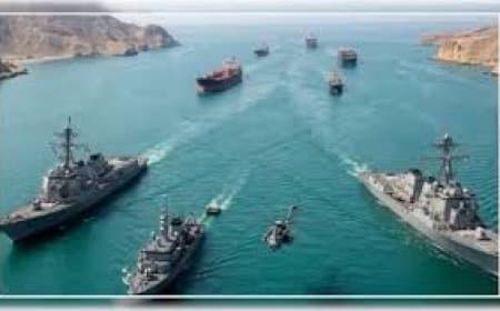 होर्मुज जलडमरूमध्य में बारूद की गंध: ईरानी सेना की जहाजों पर गोलीबारी से वैश्विक तेल संकट गहराया