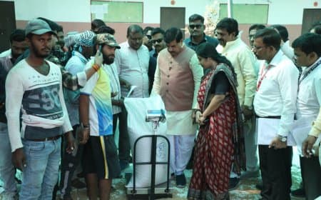 मध्यप्रदेश: महेश्वर में अचानक गेहूं खरीदी केंद्र पहुंचे सीएम... अफसरों और कर्मचारियों की फूली सांस 