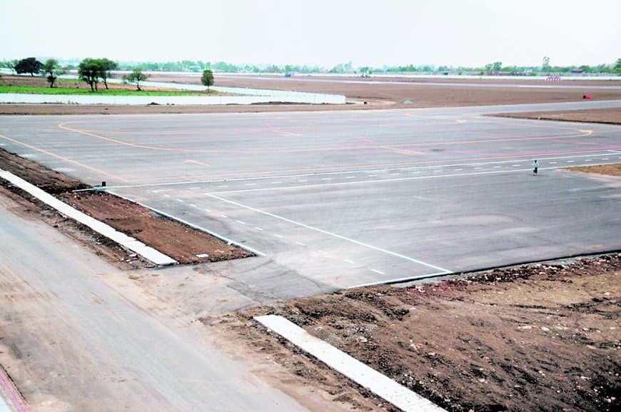 रनवे में 830 किसानों की फंस रही जमीन, 140 एकड़ अधिग्रहित होगी