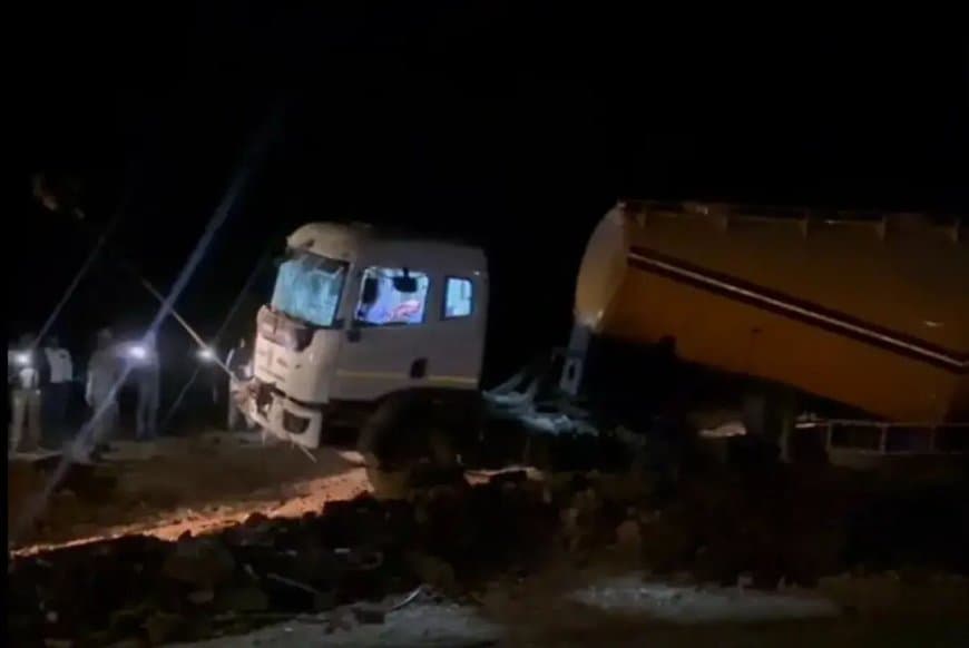 कलेक्टर अंजू पवन भदौरिया सहित एसपी वाहिनी सिंह मौके पर पहुंचीं।