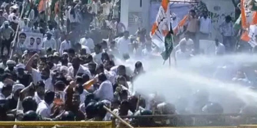 जबलपुर में यूथ कांग्रेस का कलेक्ट्रेट घेराव: ट्रेड डील के विरोध में वॉटर कैनन का उपयोग, 100 कार्यकर्ता गिरफ्तार