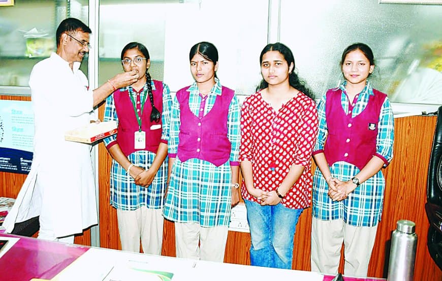 रीवा मऊगंज में बेटियां छाईं, 64 में से 38 टॉपर्स छात्राएं रहीं