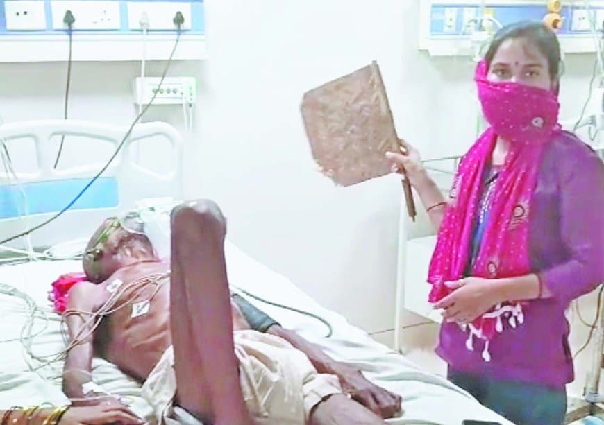 जिला अस्पताल आईसीयू में एसी बंद, गर्मी से तड़पते रहे गंभीर मरीज