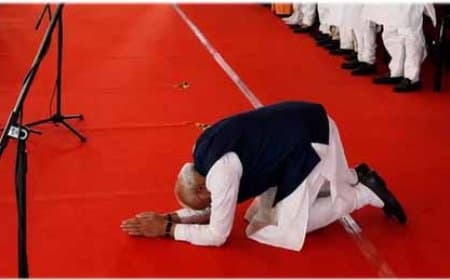 बंगाल में अब ‘अधिकारी’ सरकार... शुभेंदु ने ली सीएम पद की शपथ, बंगाल की जनता को PM मोदी का दंडवत प्रणाम