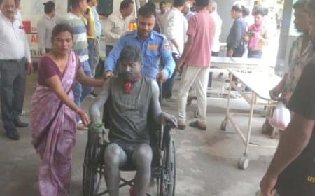 मध्यप्रदेश: देवास जिले की पटाखा फैक्ट्री में धमाका... चार लोगों की मौत... कई गंभीर...भीड़ ने संभागायुक्त को घेरा
