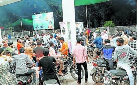 आधी ईंधन सप्लाई से थमी सतना की रफ्तार, बड़े पेट्रोल पंपों पर भी संकट गहराया