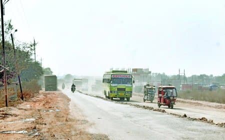 धीमी निर्माण रफ्तार से बढ़ीं परेशानियां, अधूरे प्रोजेक्ट और धूल-जाम से लोग बेहाल आज