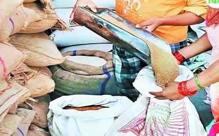 सतना की राशन दुकानों में अंगूठा मशीनें बंद, वितरण व्यवस्था पर उठे गंभीर सवाल