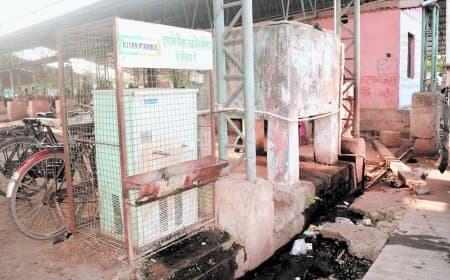 करोड़ों का सेस वसूलने वाली मंडी में पानी को तरसते किसान आज