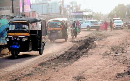 नौ वर्षों बाद भी अधूरी सीवर परियोजना, व्यापारियों का बढ़ता आक्रोश