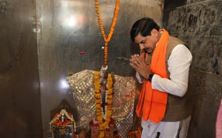 मां वाग्देवी की पूजा कर रचा इतिहास: पद पर रहते धार भोजशाला पहुंचने वाले डॉ. मोहन यादव मध्यप्रदेश के पहले मुख्यमंत्री  