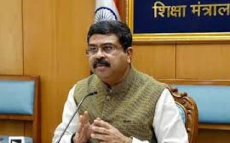 CBSE OSM Result Row: शिक्षा मंत्री धर्मेंद्र प्रधान ने ली मूल्यांकन में गड़बड़ी की जिम्मेदारी, IIT विशेषज्ञ करेंगे जांच