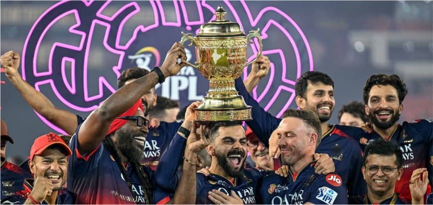 बेंगलुरु ने पिछले साल पंजाब को हराकर IPL जीता था।