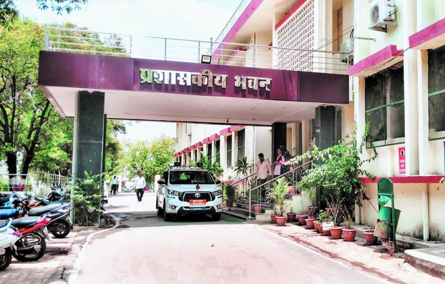 विवि का अजब गजब कारनामा: समिति एक और कॉलेज दो, दोनों को ही एक-दूसरे का बना दिया परीक्षा केन्द्र