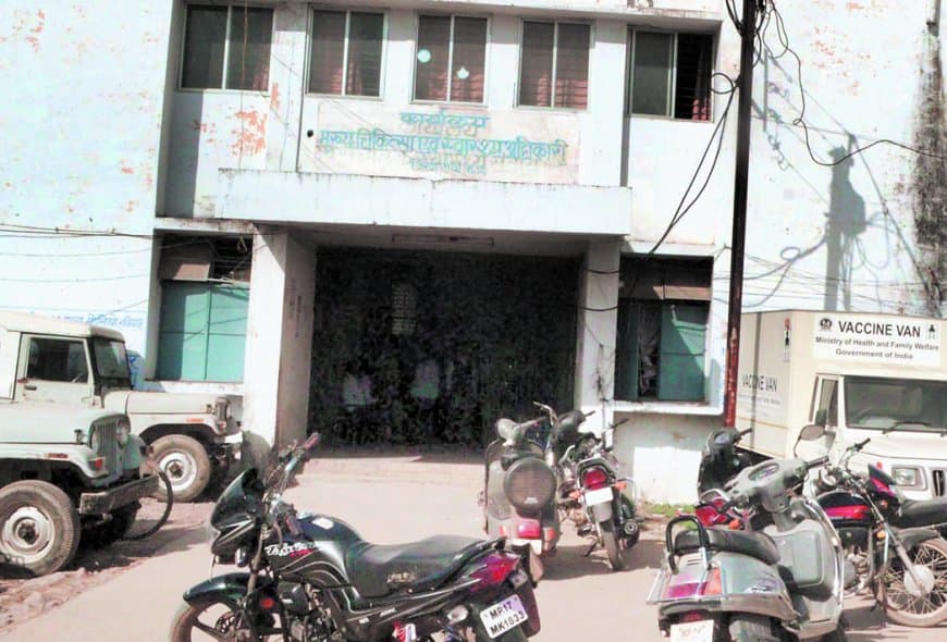 लोकल पर्चेज के नाम पर लाखों की दवाइयां खरीदी कलेक्टर तक शिकायत पहुंची लेकिन जांच दब गई