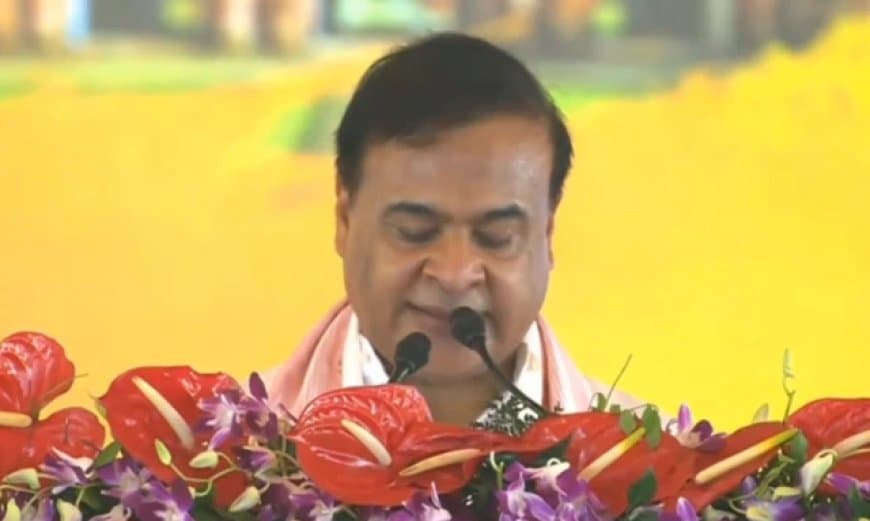 असम: लगातार दूसरी बार हिमंत बिस्वा सरमा ने ली सीएम पद की शपथ, पीएम मोदी भी मंच पर मौजूद