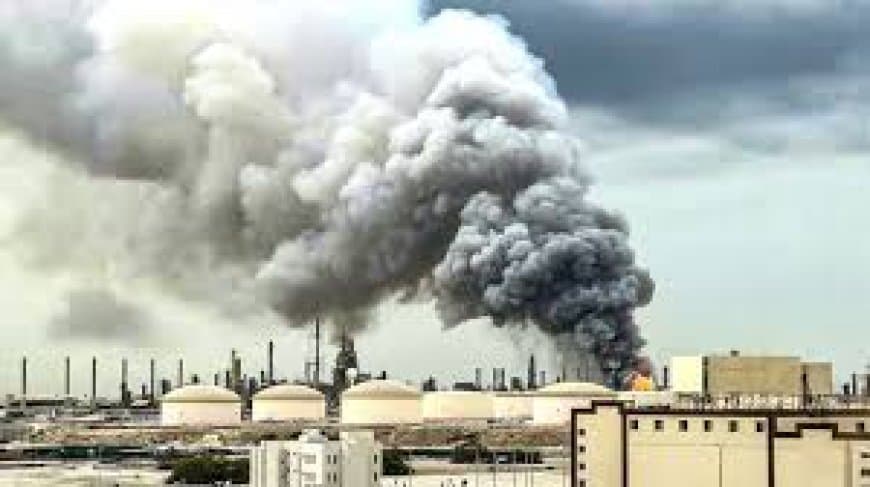 UAE-Iran Conflict Update: यूएई ने ईरान की तेल रिफाइनरी पर किया हवाई हमला, बढ़ा युद्ध का खतरा