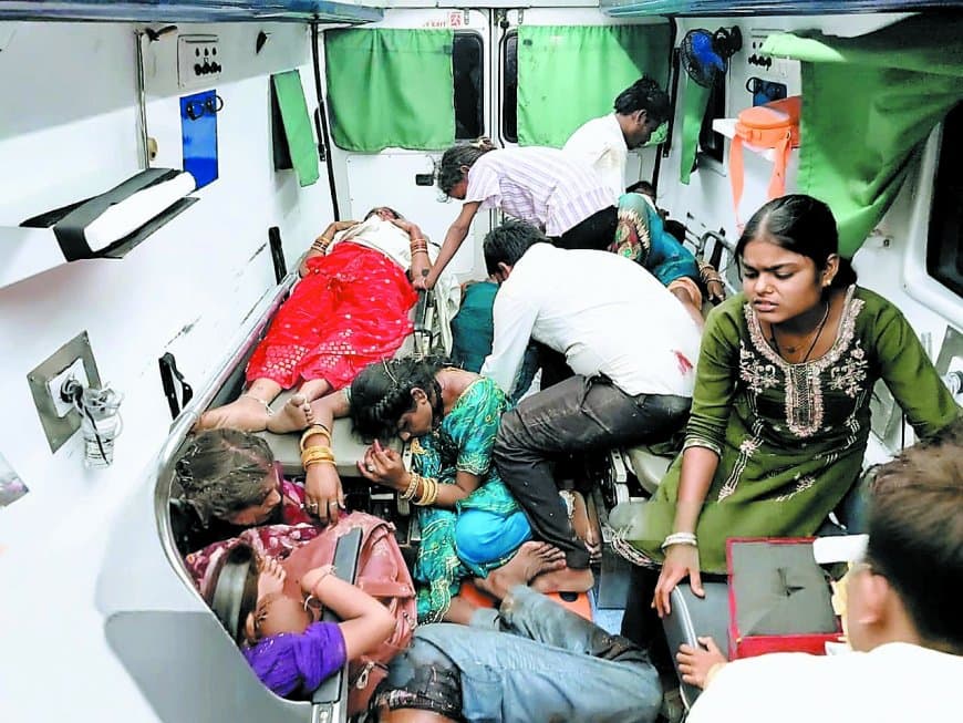 मैहर जा रही ट्रैक्टर-ट्रॉली पलटी, तीन मौतें, रेस्क्यू दौरान टीआई भी गंभीर घायल हुए