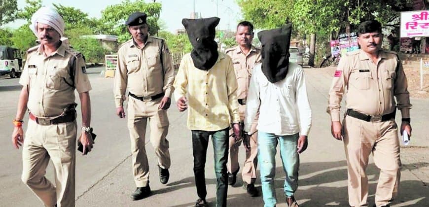 महिलाओं को निशाना बनाने वाले लुटेरे गिरफ्तार, लूटा मंगलसूत्र बरामद हुआ