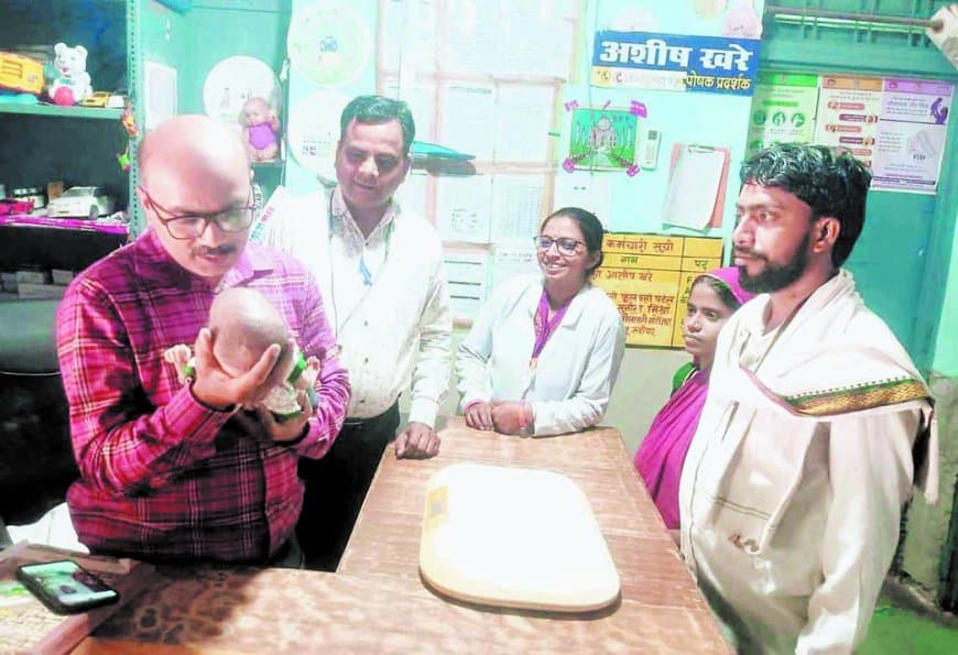 इलाज और आहार से तीन माह की बच्ची की बची जान, लौटी मुस्कान