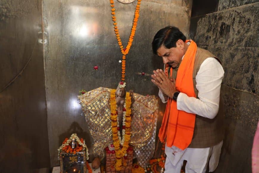 मां वाग्देवी की पूजा कर रचा इतिहास: पद पर रहते धार भोजशाला पहुंचने वाले डॉ. मोहन यादव पहले मुख्यमंत्री  