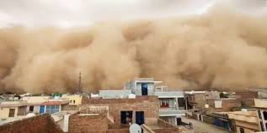 Rajasthan Dust Storm: राजस्थान के 5 जिलों में आया भीषण रेतीला तूफान, दिन में छाया अंधेरा, पेड़ और पोल उखड़े