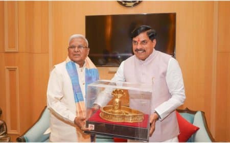 मध्यप्रदेश: राज्यपाल मंगुभाई पटेल के जन्मदिवस पर सीएम ने लोकभवन में पुष्पगुच्छ भेंट कर किया अभिवादन
